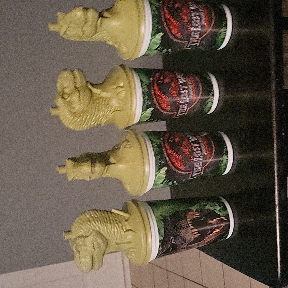 Set of 4 Vintage 1996 Lost World Drink Cups Universal Studios Dinosaur with tops